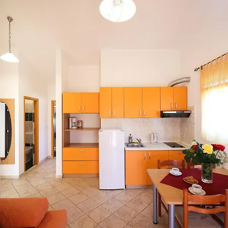Apartment Lisica 2 *